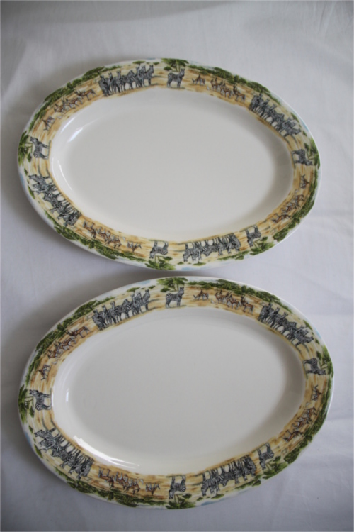 Deux plats ovales
