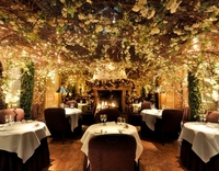 Diner dans un bon restaurant